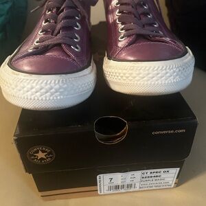 “Send Ur Price?” Converse Purple Low-Top Sneakers 💜💜
